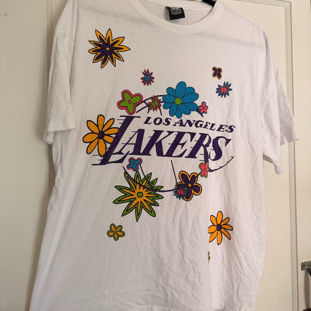 Genuine NBA Los Angeles Lakers Floral Retro Hippie T-Shirt